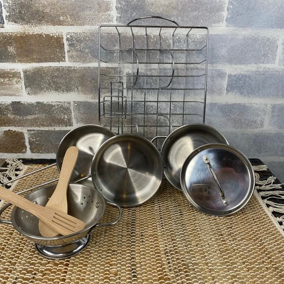 Kidzlane Stainless Steel Pots & Pans Play Set 8 pieces age 3-6 - Picture 3 of 11